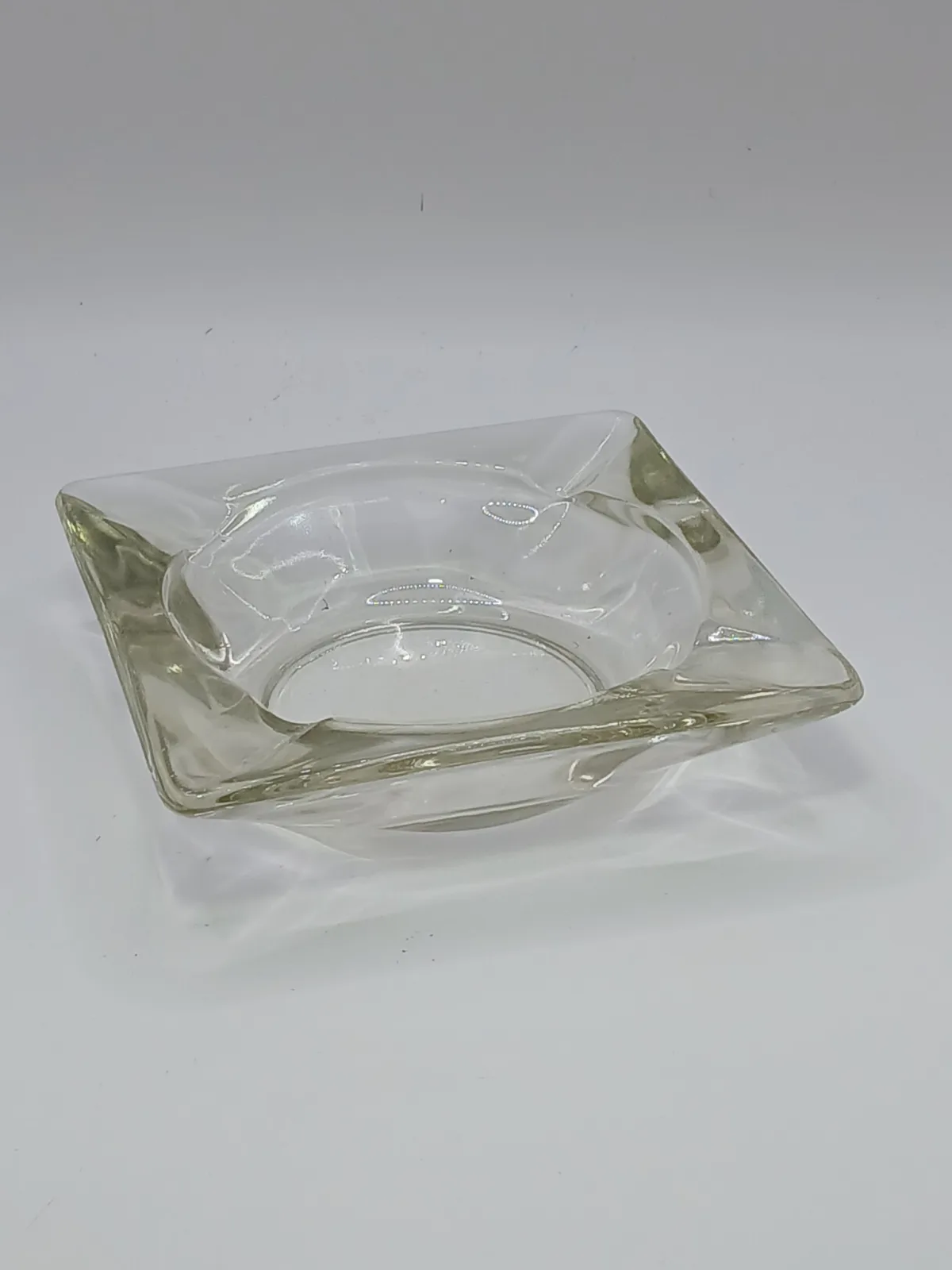 Kaaru-style / Mid-century NZ pressed glass ashtray - Clear