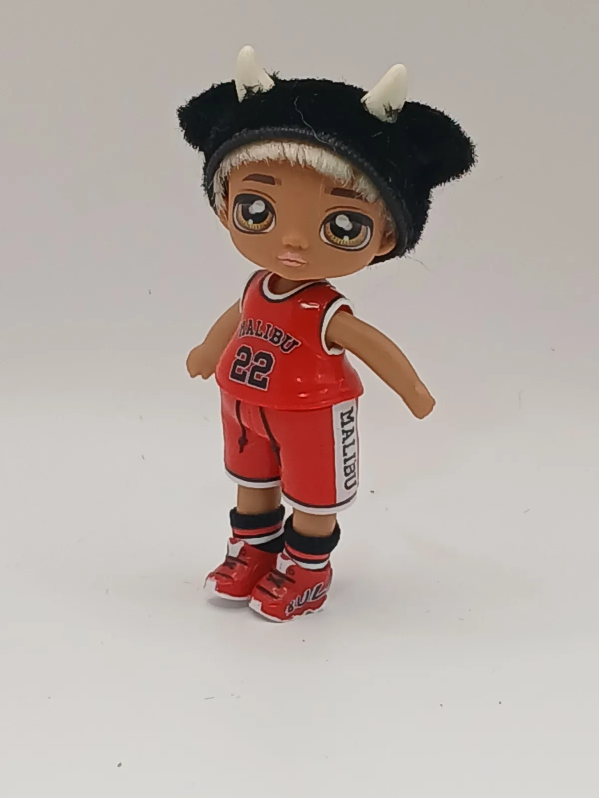 Na Na Na Surprise Mini Doll Tommy Torro Bull Basketball Series 3 MGA