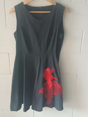 Black Cotton Blend Dress with Red Koi Fish Embroidery – Size 4XL (NZ 14–16)